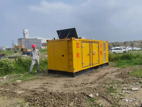 睢宁200KW柴油发电机机组每小时的油耗量受哪些因素影响？