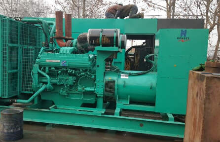 睢宁发电机组如何判断水冷式机油散热器内部是否需要清洗？